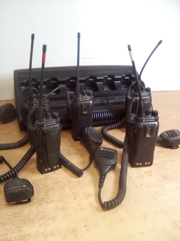 Motorola Impres WPLN4197A 6 Port Charging Station W/5 Motorola AAH25RDC9AA3AN