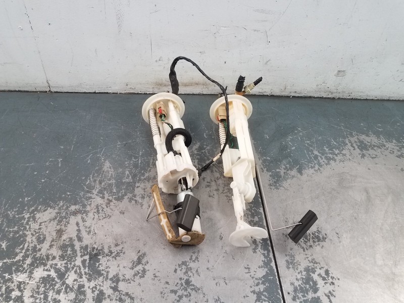 2004 Chevy Corvette C5 Fuel Pump / Sending Unit #2517 K2