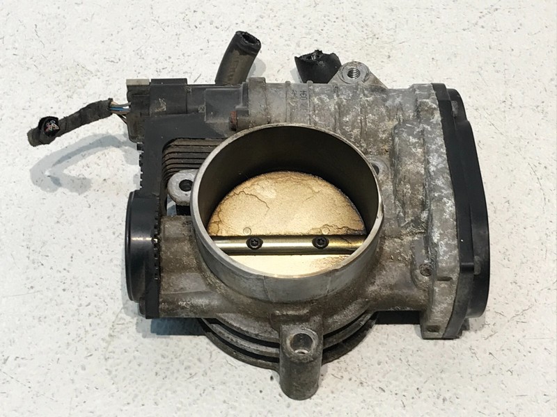 06-12 Hyundai Entourage Kia Throttle Body OEM 35100-3C200