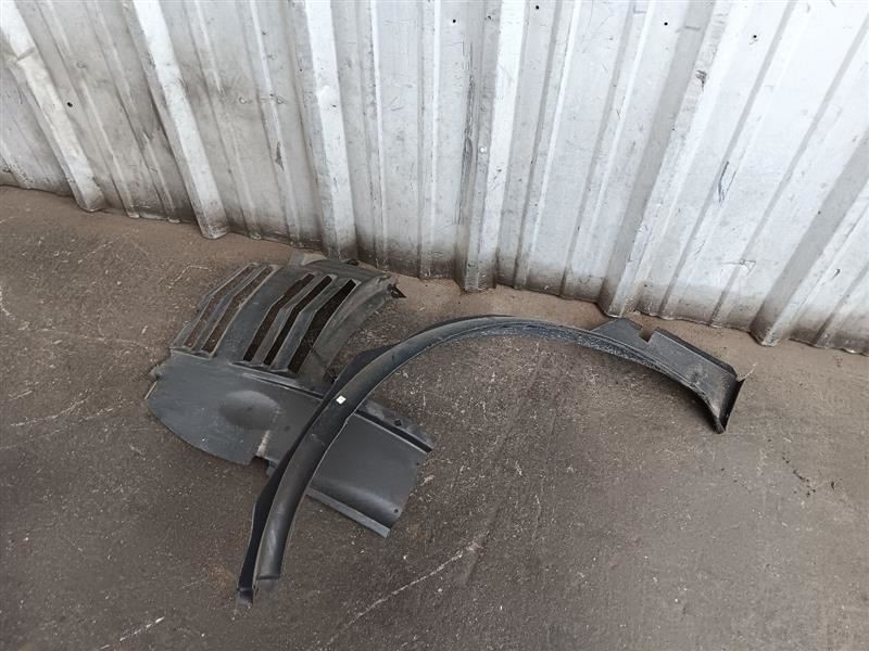 2001 Bentley Arnage Left Front Fender Liner Splash Shield