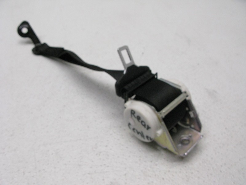 08-14 MERCEDES W204 C300 SEDAN SEAT BELT RETRACTOR BUCKLE REAR CENTER OEM 081623