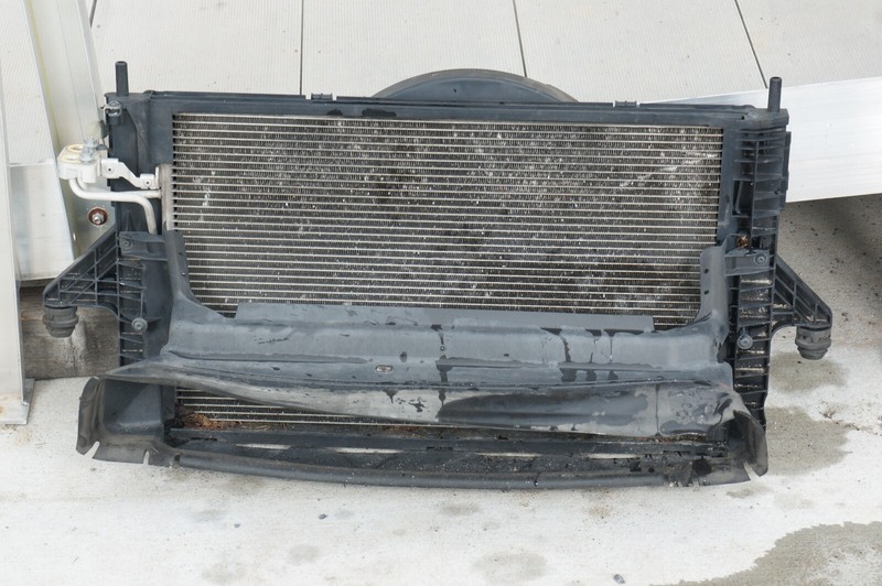 2006 - 2013 VOLVO C70 2.5L COOLING COOLANT RADIATOR CONDENSER COOLING FAN
