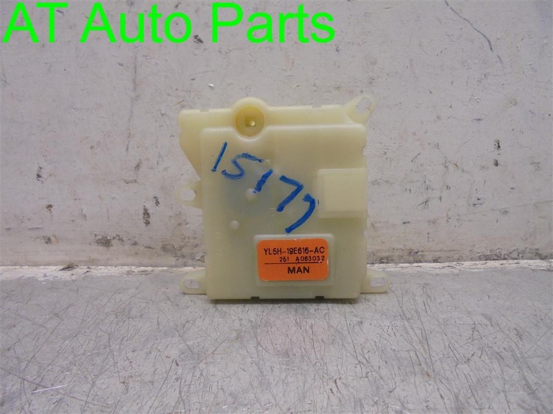 03-06 LINCOLN NAVIGATOR EXPEDITION HVAC HEATER DOOR VENT ACTUATOR YL5H-19E616-AC