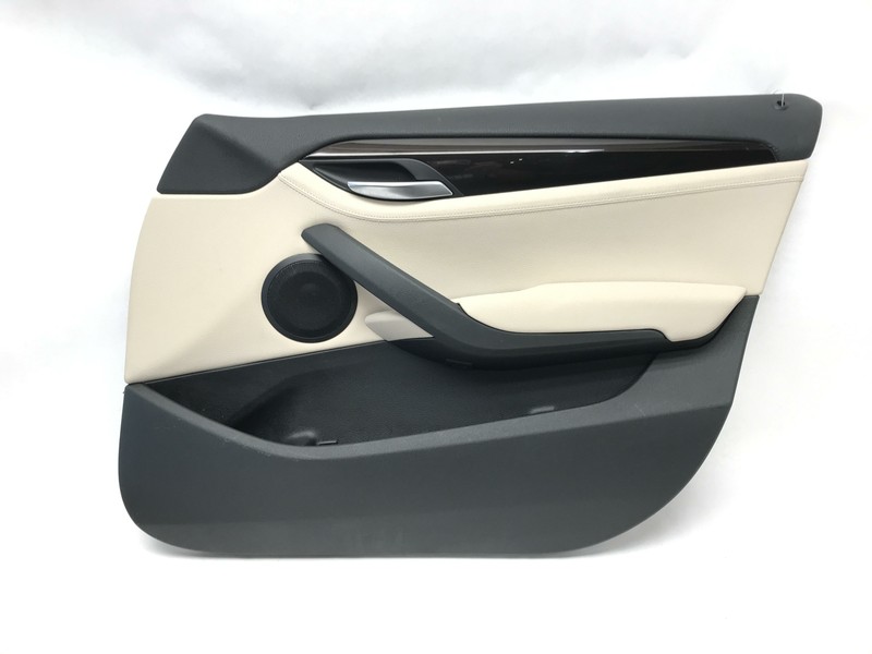 13 14 15 BMW X1 DOOR PANEL FRONT RIGHT PASSENGER OEM BEIGE WHITE W/WINDOW SWITCH