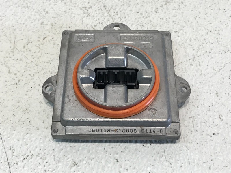 2015-2020 GM Cadillac Escalade LED Headlight Lamp Control Module OEM L90020949
