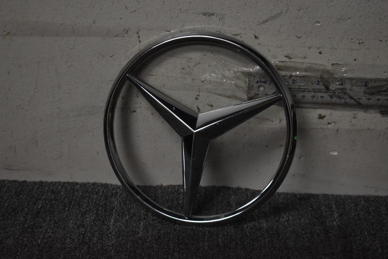 2016-2019 MERCEDES BENZ GLE 63 AMG S BASE FRONT EMBLEM FACTORY OEM