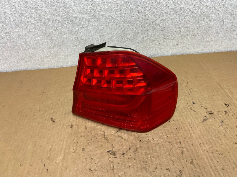 2009 2010 BMW 328i 3 Series Right Passenger RH Side Tail Light Oem AC8284 LK