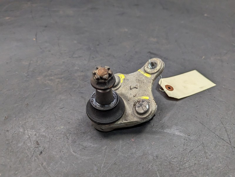 Front Left Lower Control Arm Ball Joint 2018 Toyota RAV4 43330-09720 2013 - 2017