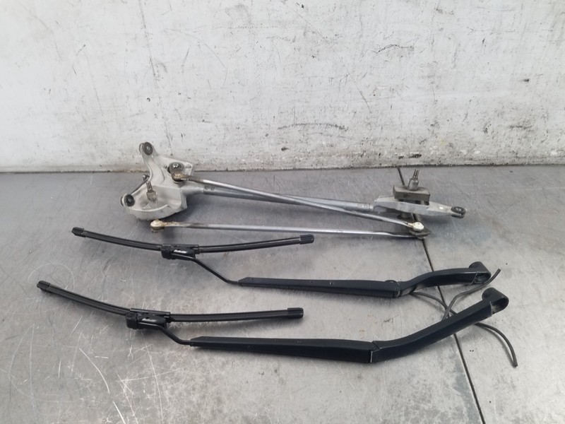 2010 Chevy Corvette C6 Grand Sport Windshield Wiper Motor / Arms#7971 M2