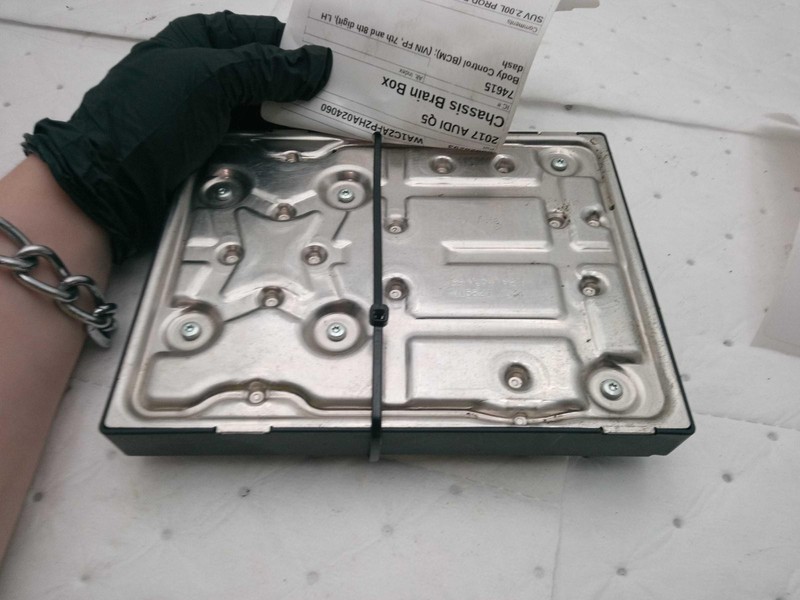 2017 Audi Q5 Body Control Module OEM 8K0907063CE 114K Miles Silver