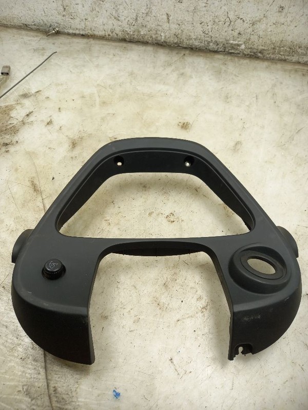 02 LEXUS IS300 SPORTCROSS SPEEDOMETER TRIM BEZEL BLK-LJ20