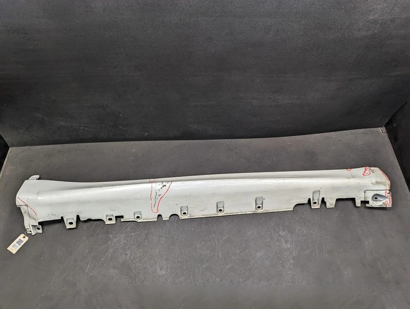 Right Rocker Panel Molding 2018 BMW X6 51778065894 2015 2016 2017 2019 X