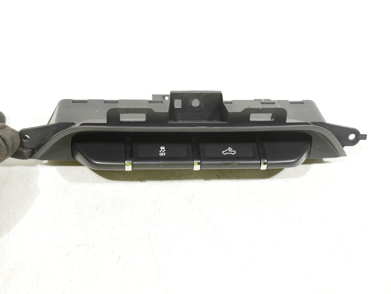 14-18 CHEVY Silverado / GMC Sierra 1500 Stability Control Switch Cab Light OEM