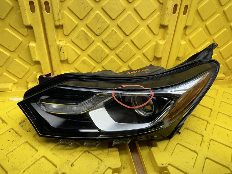 2018 -2021 Chevrolet Chevy Equinox Xenon HID Headlight Left Driver OEM