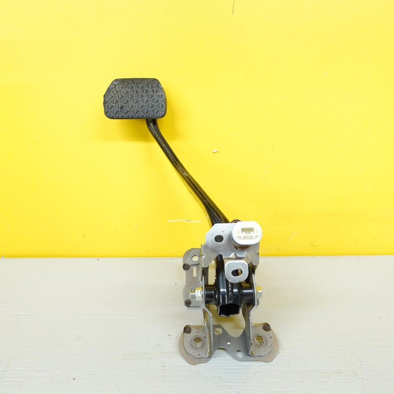 2024-2025 MAZDA CX-90 BRAKE FOOT STOP PEDAL W/ MOUNT BRACKET OEM KR9S-43-300