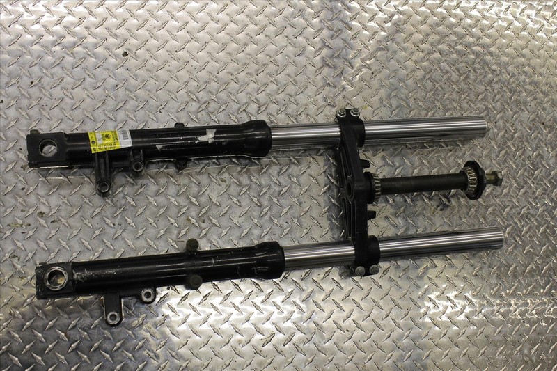 1992 KAWASAKI ZX 1100 NINJA FRONT FORK TUBES LOWER TRIPLE TREE STEM ZX1100 92