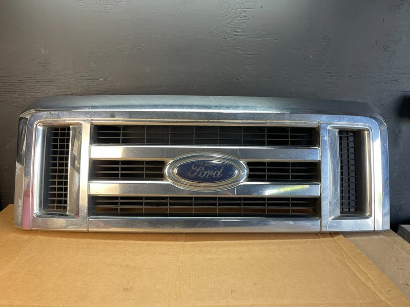 2008-2014 Ford Econoline E150 E250 Front Upper Chrome Grill Grille Oem ae0855 DG