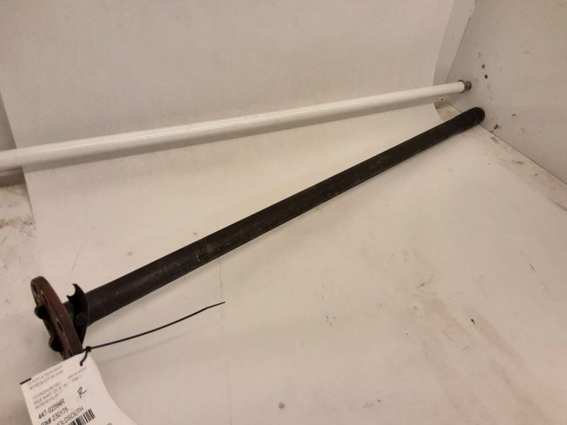 Passenger Axle Shaft Rear Axle Fits 01-06 08-13 SUBURBAN 2500 2957763