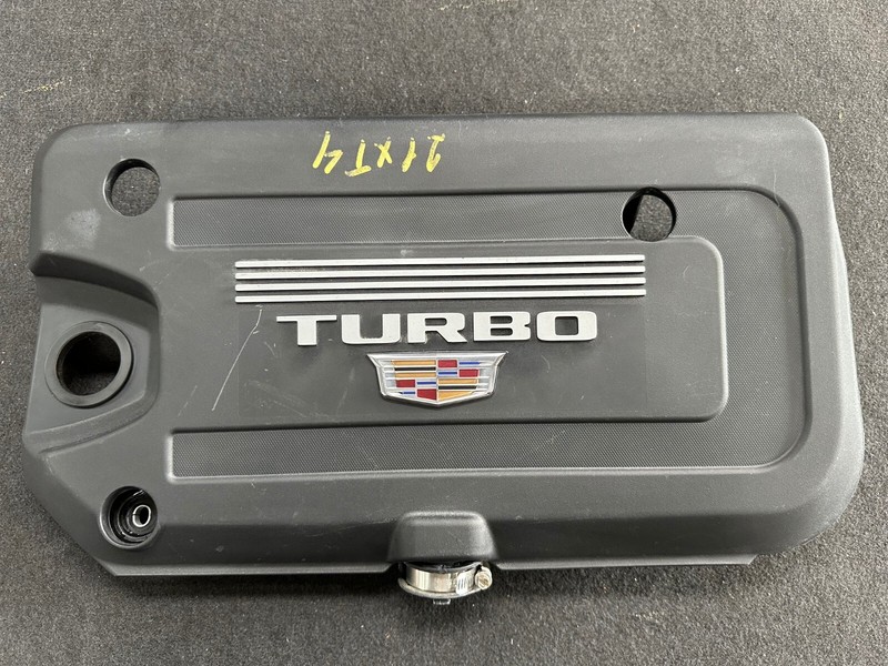 19-23 Cadillac XT4 - ENGINE TOP COVER TRIM & AIR CLEANER OUTLET RESONATOR OEM