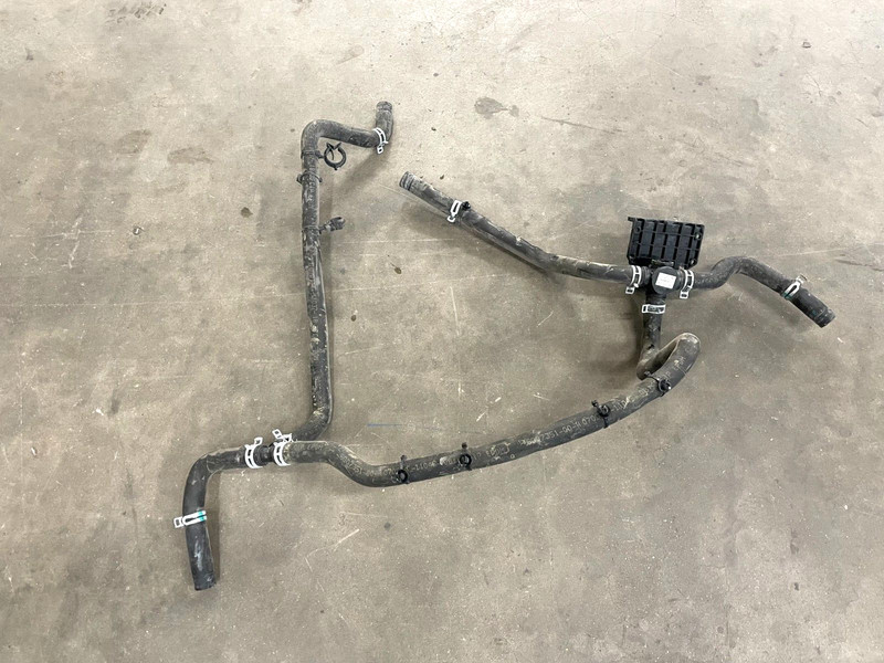 12-16 Tesla Model S Front Radiator 3 Way Valve Coolant Hose Pipe Tube 1353 OEM