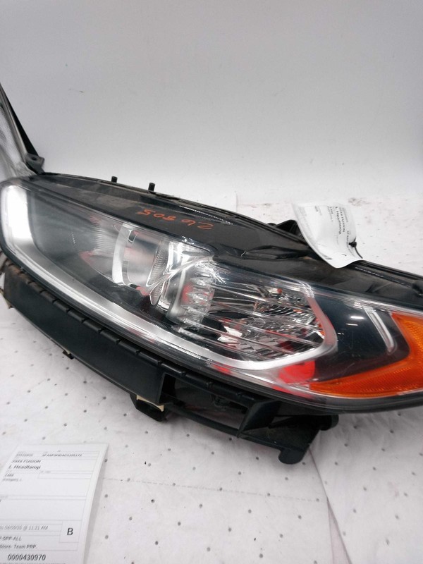 2016 Ford Fusion Left Headlight Assembly Grey Halogen OEM 194784 96K Miles