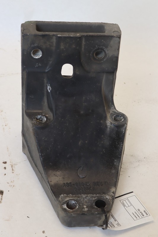 2013-2021 PETERBILT 579 PACCAR RIGHT PASSENGER CAB MOUNT SUPPORT CM102PM1 OEM