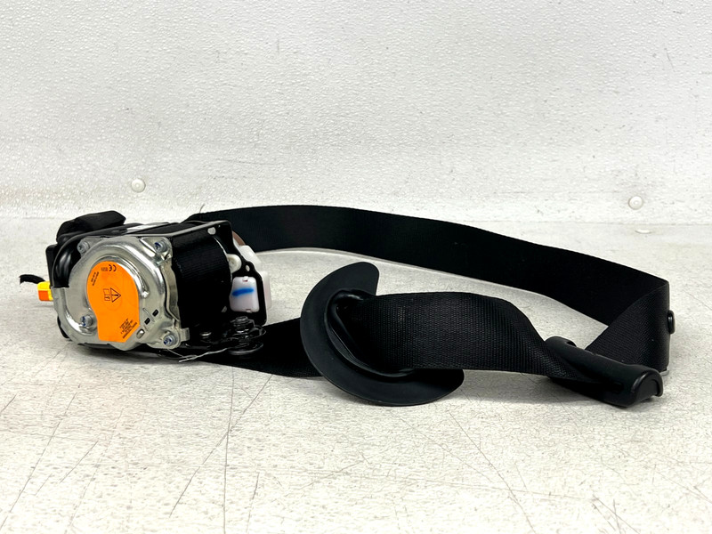 ⭐2019-2022 MERCEDES-BENZ A220 FRONT RIGHT SIDE SEAT BELT RETRACTOR OEM LOT2712