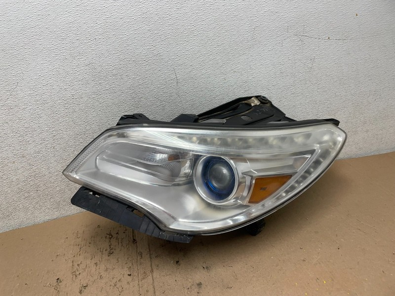 2013-2017 Buick Enclave Left Driver Headlight Xenon Hid One Ballast OEM Q5063 DW
