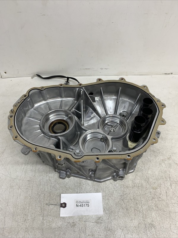 2026 TESLA MODEL Y REAR DRIVE UNIT MOTOR CASE 1466911-50-E 45175 M2