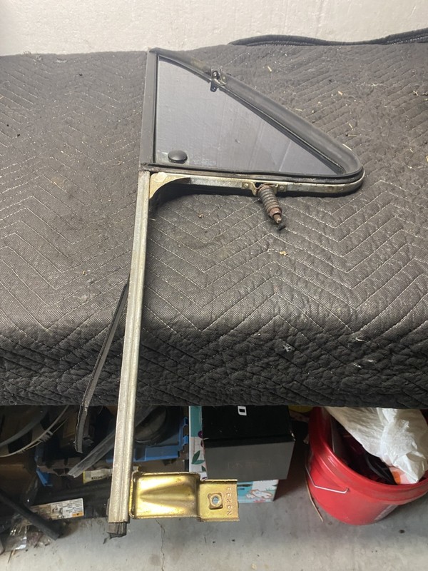 1990 G30 Van Right Front Wing Window