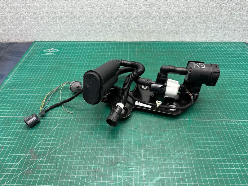13-15 JAGUAR XF 3.0L CARBON CANISTER FUEL DETECTION PUMP W/ BRACKET OEM