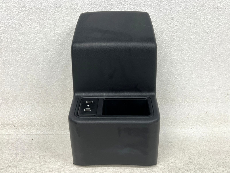 ⭐2025-2026 KIA K4 REAR CENTER CONSOLE DUAL USB CHARGER PANEL COVER OEM LOT2730