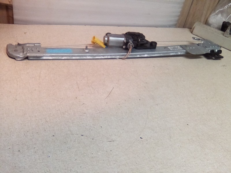 Freightliner A18-73882-001 Electric Window Assembly DTNA M2 Power RH