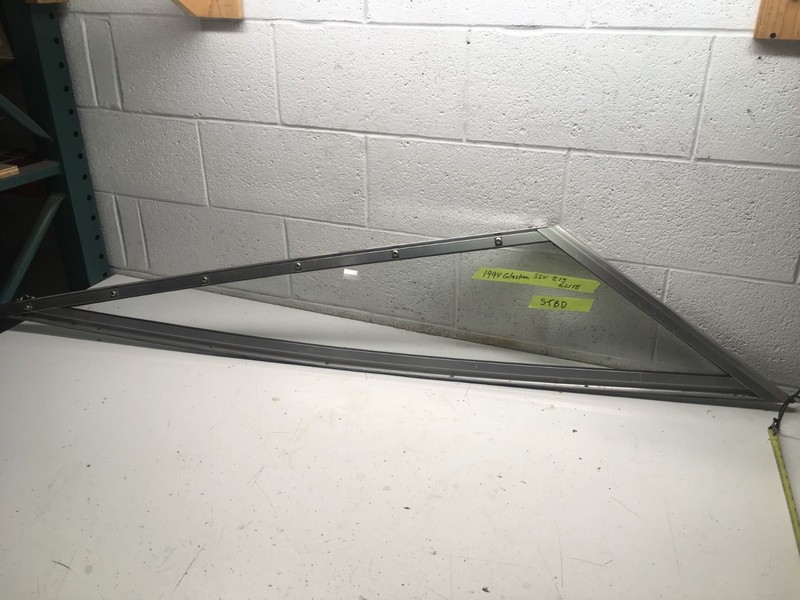 Z7 Glastron SSV 215 Elite 1994 Boat Windshield Driver Right Starboard Side