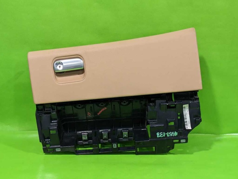 10-16 PANAMERA GLOVE BOX OEM 4557-133