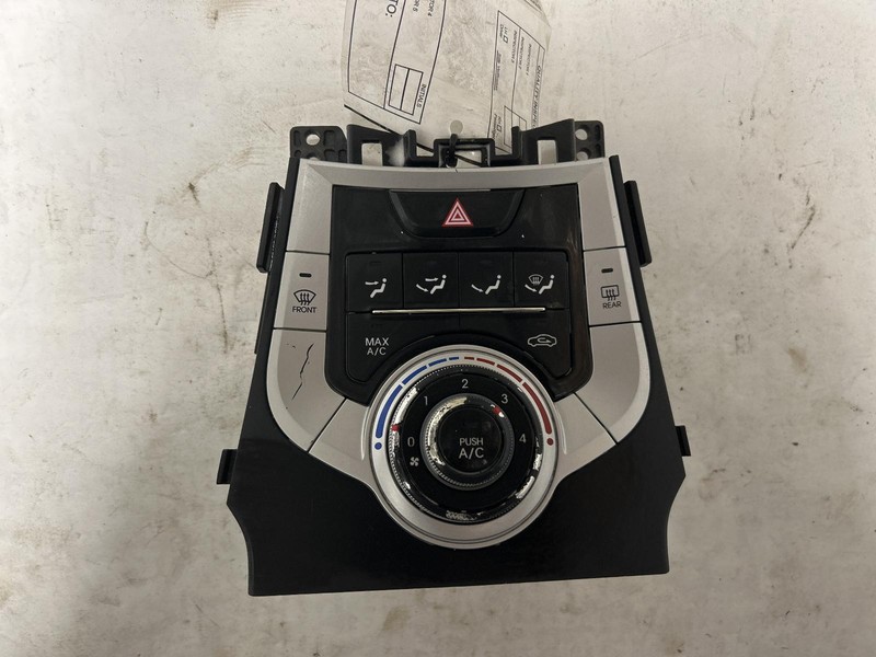 2011 HYUNDAI ELANTRA Heat AC Controller Sdn manual control OEM 11