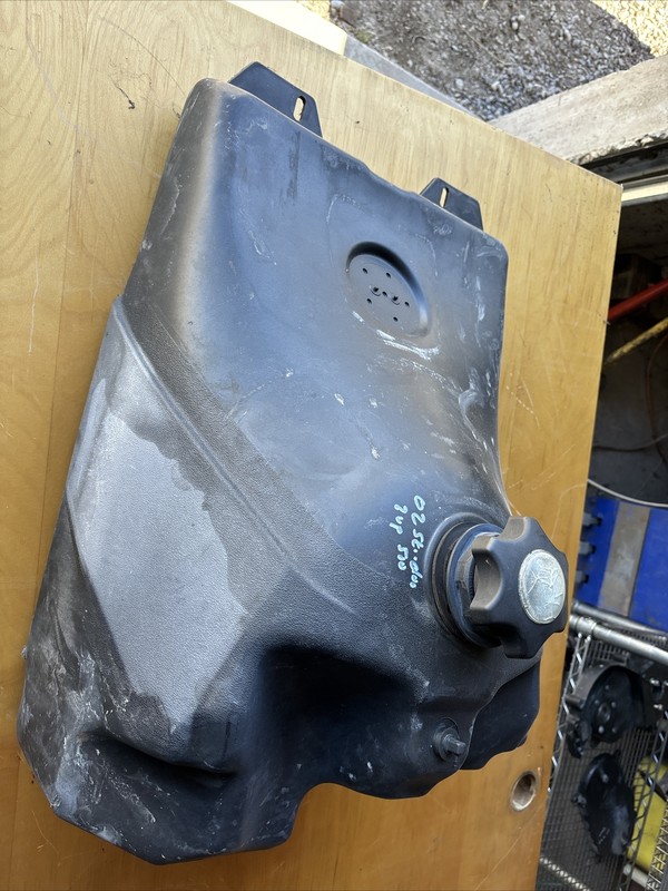 2002 Ski-doo Touring 500 2 Up Trail Snowmobile Gas TankGood