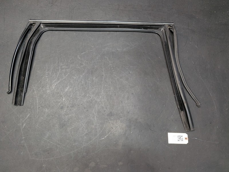 Rear Right Door Window Glass Run Channel 2017 Jeep Cherokee 68142970AF 2014-2022