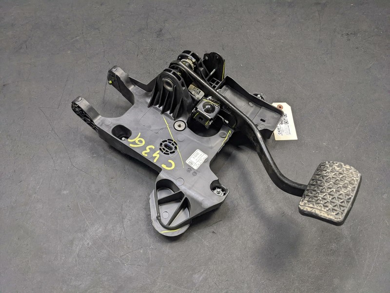 Brake Pedal 2018 Chevrolet Trax 42343853 2015 2016 2017 2019 2020