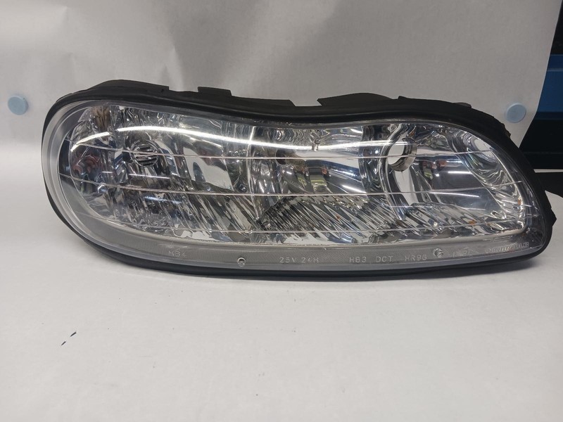 97-'05 CHEVROLET MALIBU Right passenger headlight Headlamp OEM Grade A!