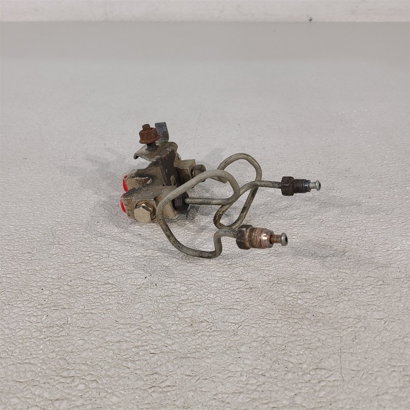 96-98 Mustang Gt Brake Proportioning Valve Oem Aa7414
