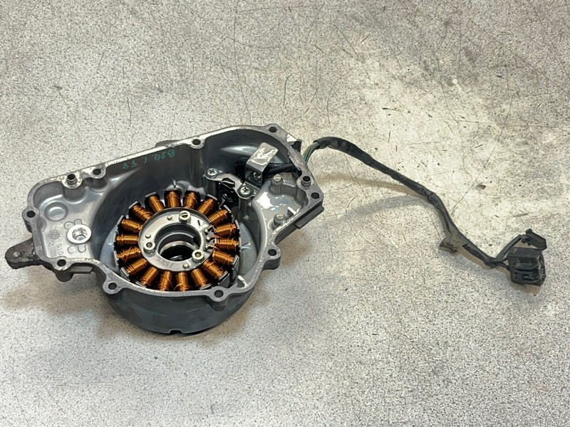 2015 Kawasaki EX 300 Ninja Engine Motor Stator Side Cover EX300