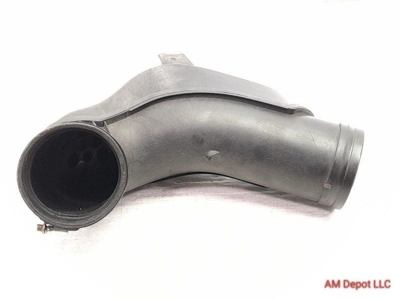 2013 BMW 320i 328i N20 N26 2.0 F30 F31 Air Filter Box Outlet Duct / Boot 7605045