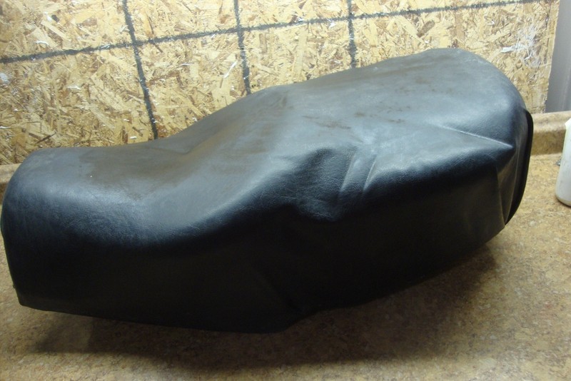1975 Honda Goldwing GL1000 GL 1000 Gold Wing GL1 Front Rear Seat Back