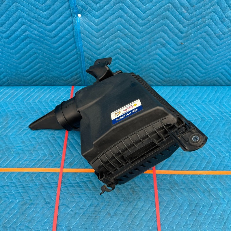 2011–2013 Hyundai Equus Air Filter Box Housing Assembly OEM 281113M100
