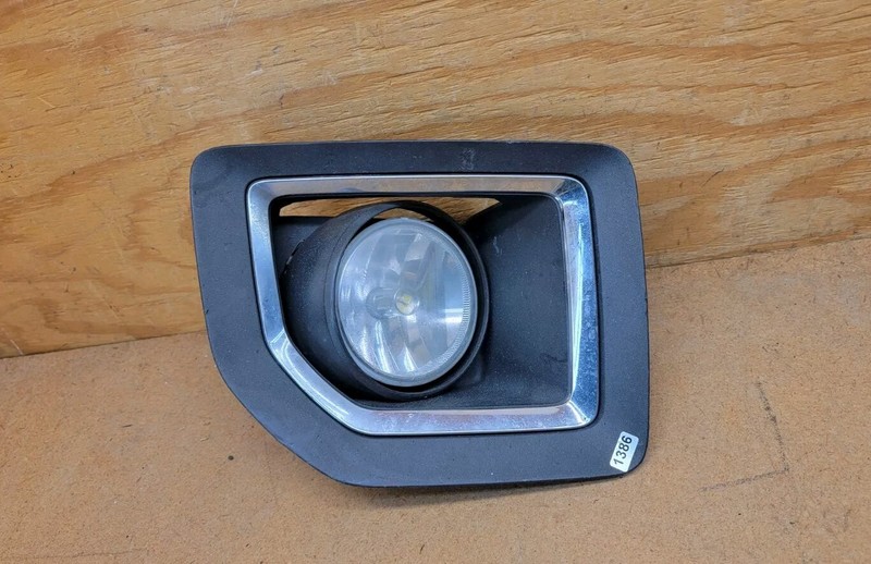 2015 2016-2019 GMC Sierra 2500 HD Front Foglight Cover RIGHT/ passenger 23178900