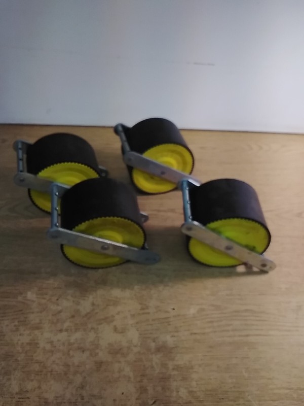 Lot Of 4 Interroll Conveyor Wheel Roller