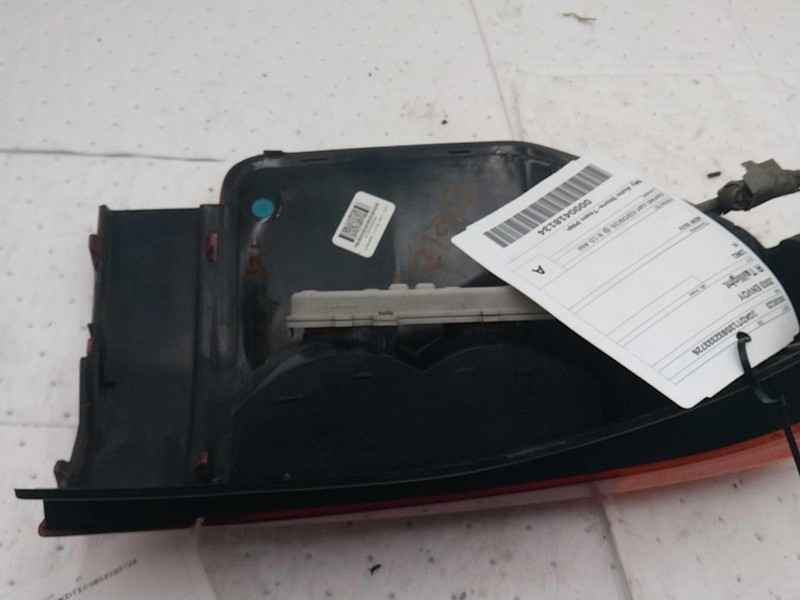 2003 GMC Envoy Right Tail Light Assembly Red 228241 OEM Used 170K Miles