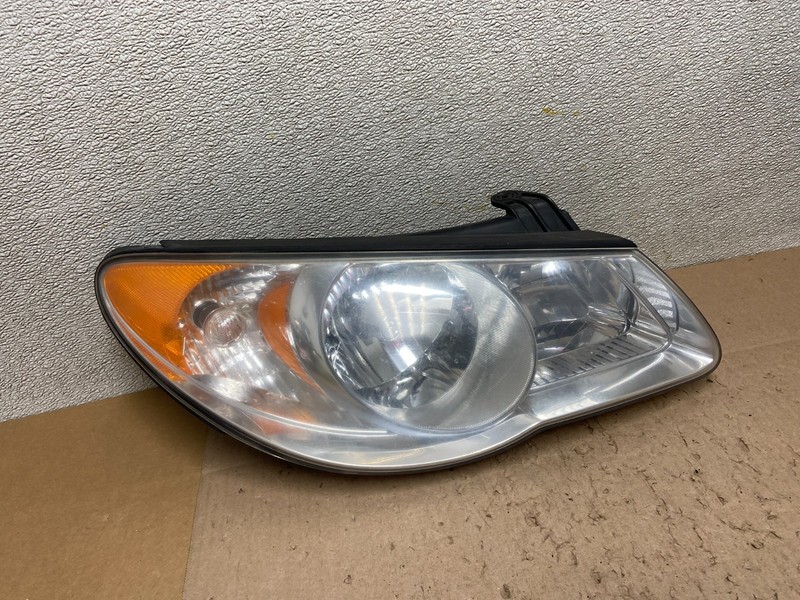 2007 2008 2009 2010 Hyundai Elantra Right Passenger Side Headlight OEM Z6434 DW