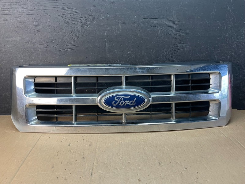2008 to 2012 Ford Escape Front Upper Grill Grille Oem AD5802DG